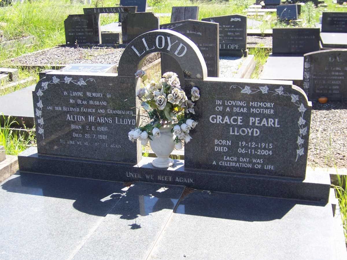 LLOYD Alton Hearns 1906-1981 &amp; Grace Pearl 1915-2004