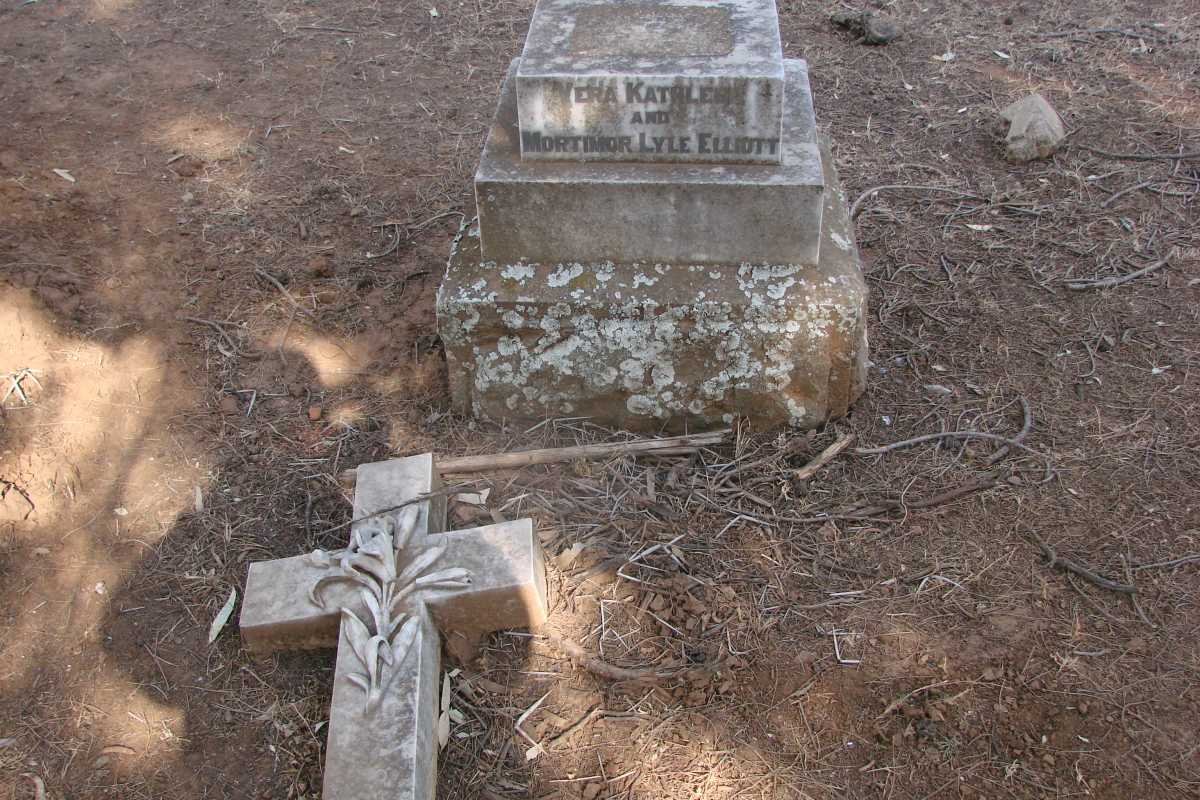 ELLIOTT Mortimer Lyle &amp; Vera Kathleen