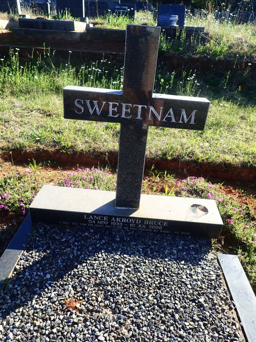 SWEETNAM Lance Akroyd Bruce 1933-2008