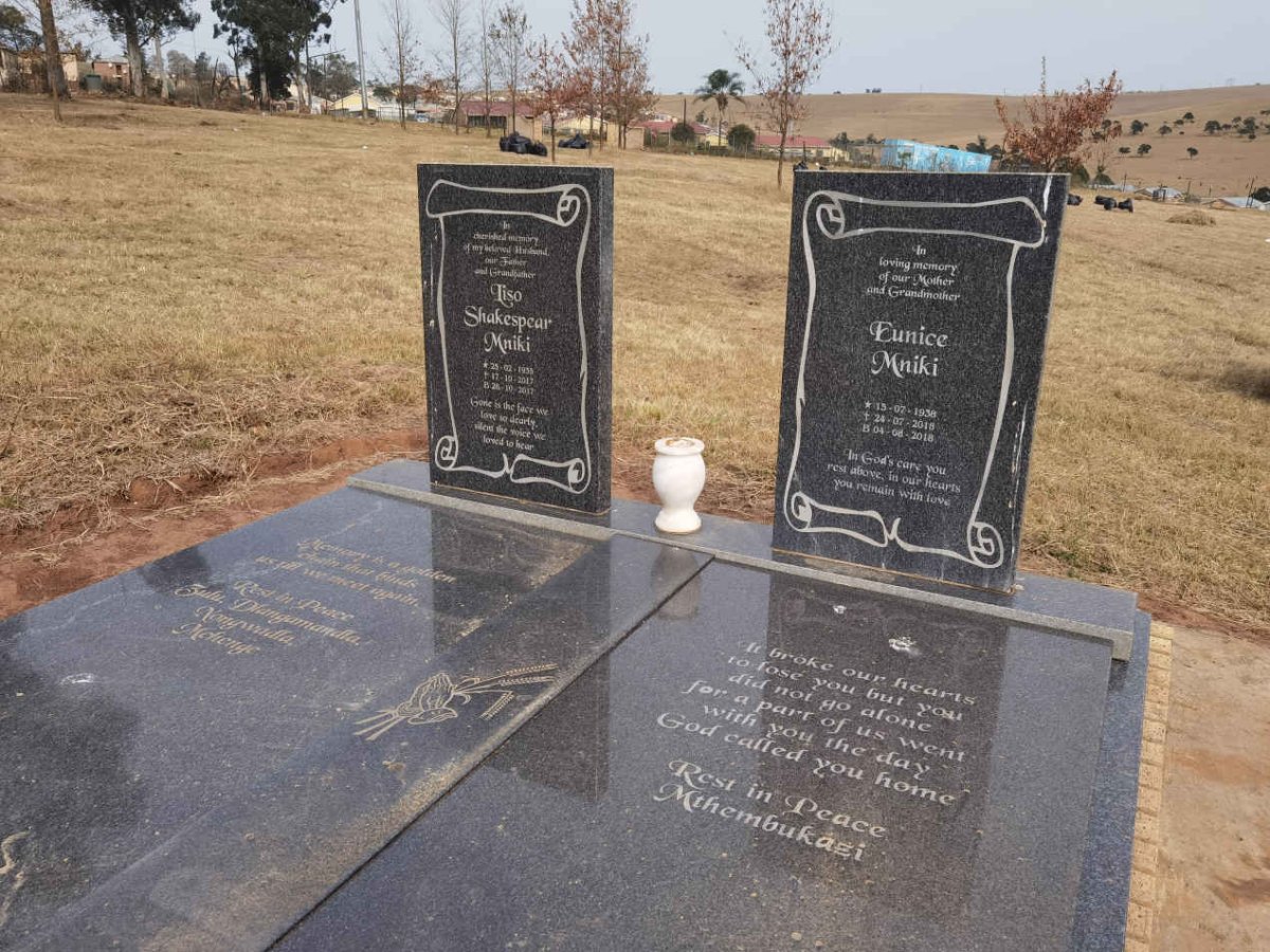 MNIKI Fiso Shakespear 193?-2017 &amp; Eunice 1938-2018