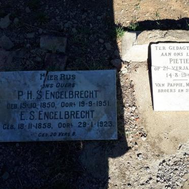 ENGELBRECHT P.H S. 1850-1951 &amp; E.S. 1858-1923 :: ENGELBRECHT Pietie -1947 
