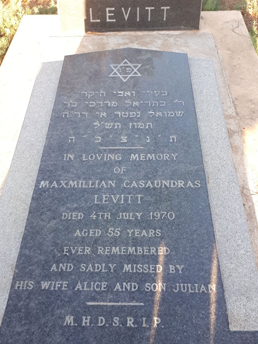 LEVITT Maxmillian Casaundras -1970