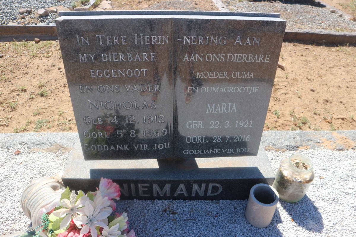 NIEMAND Nicholas 1912-1969 &amp; Maria 1921-2016