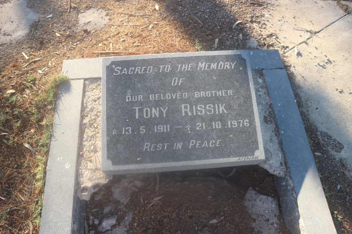 RISSIK Tony 1911-1976