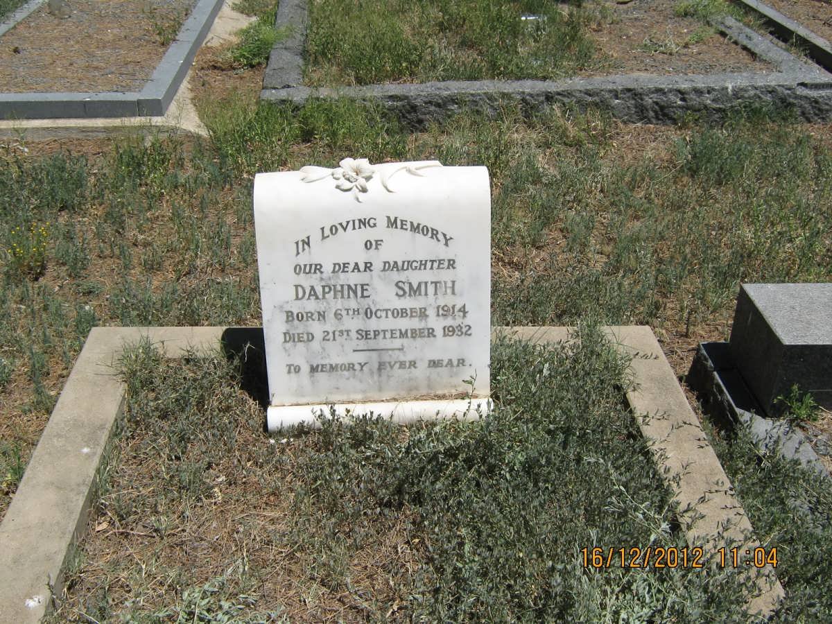 SMITH Daphne 1914-1932
