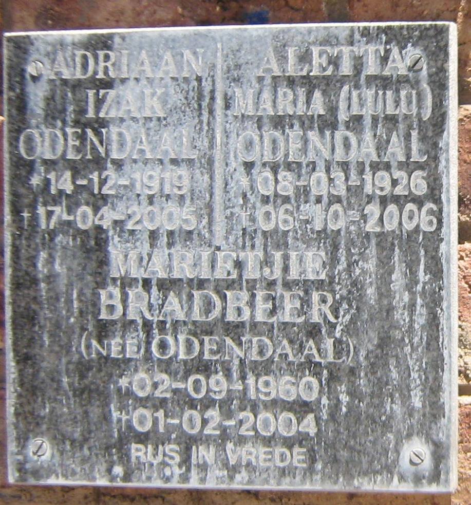 ODENDAAL Adriaan Izak 1919-2005 &amp; Aletta Maria 1926-2005 :: BRADBEER Marietjie nee ODENDAAL 1960-2004