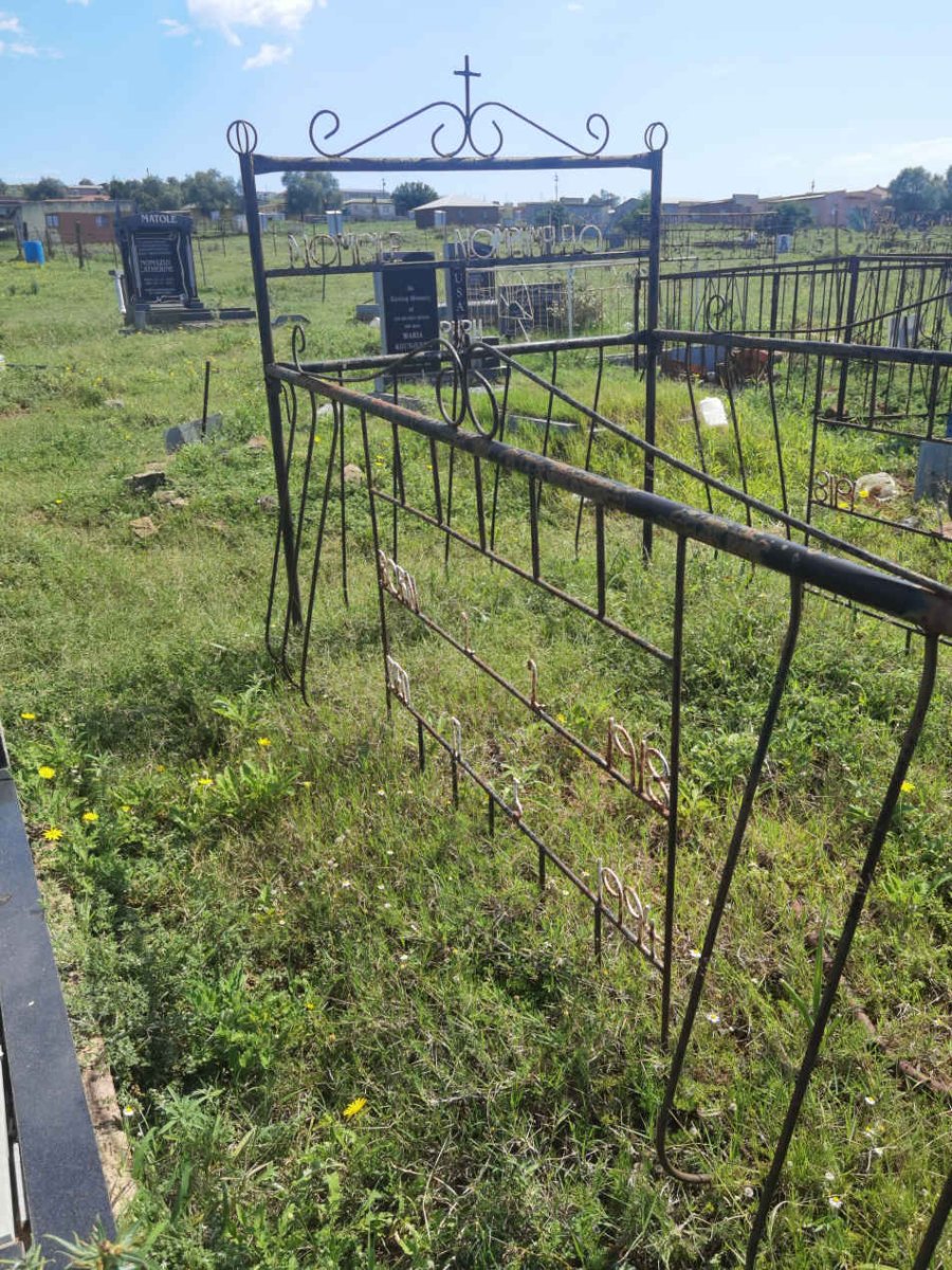 NOMPUMELELO Nomisile 1918-1994