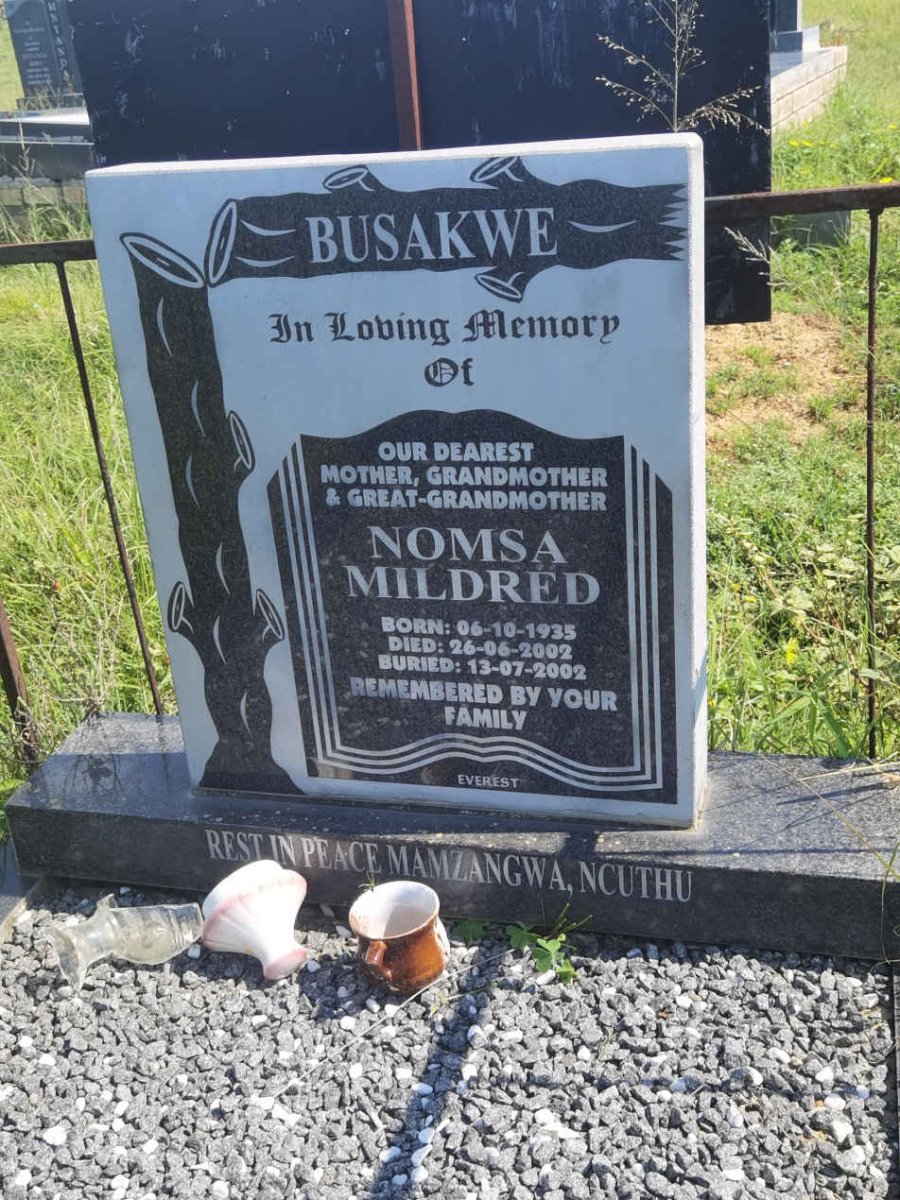 BUSAKWE Nomsa Mildred 1935-2002