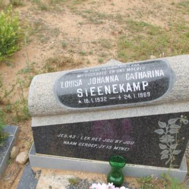 STEENEKAMP Jan Harm 1930-2008 &amp; Louisa Johanna Catharina 1932-1969 