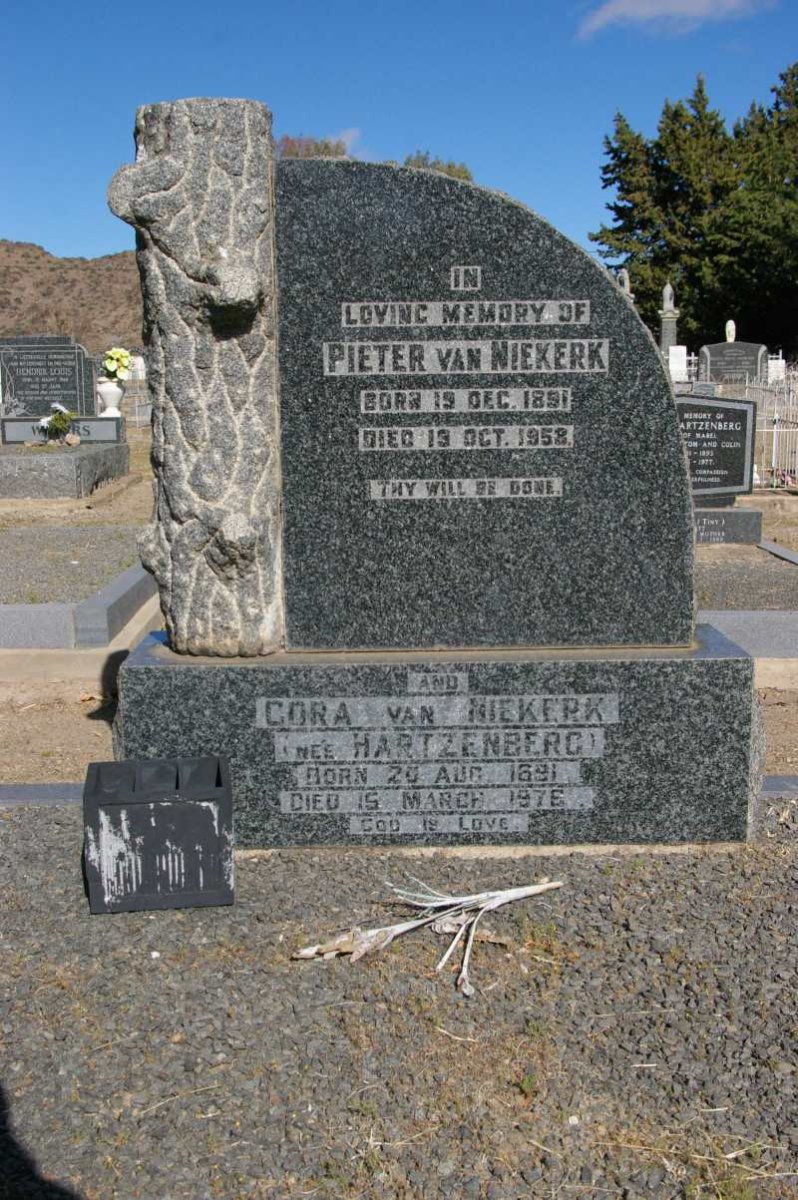 NIEKERK Pieter, van 1891-1958 &amp; Cora HARTZENBERG 1891-1976