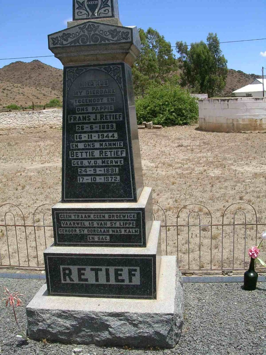 RETIEF Frans J. 1889-1944 &amp; Bettie V.D. MERWE 1891-1972