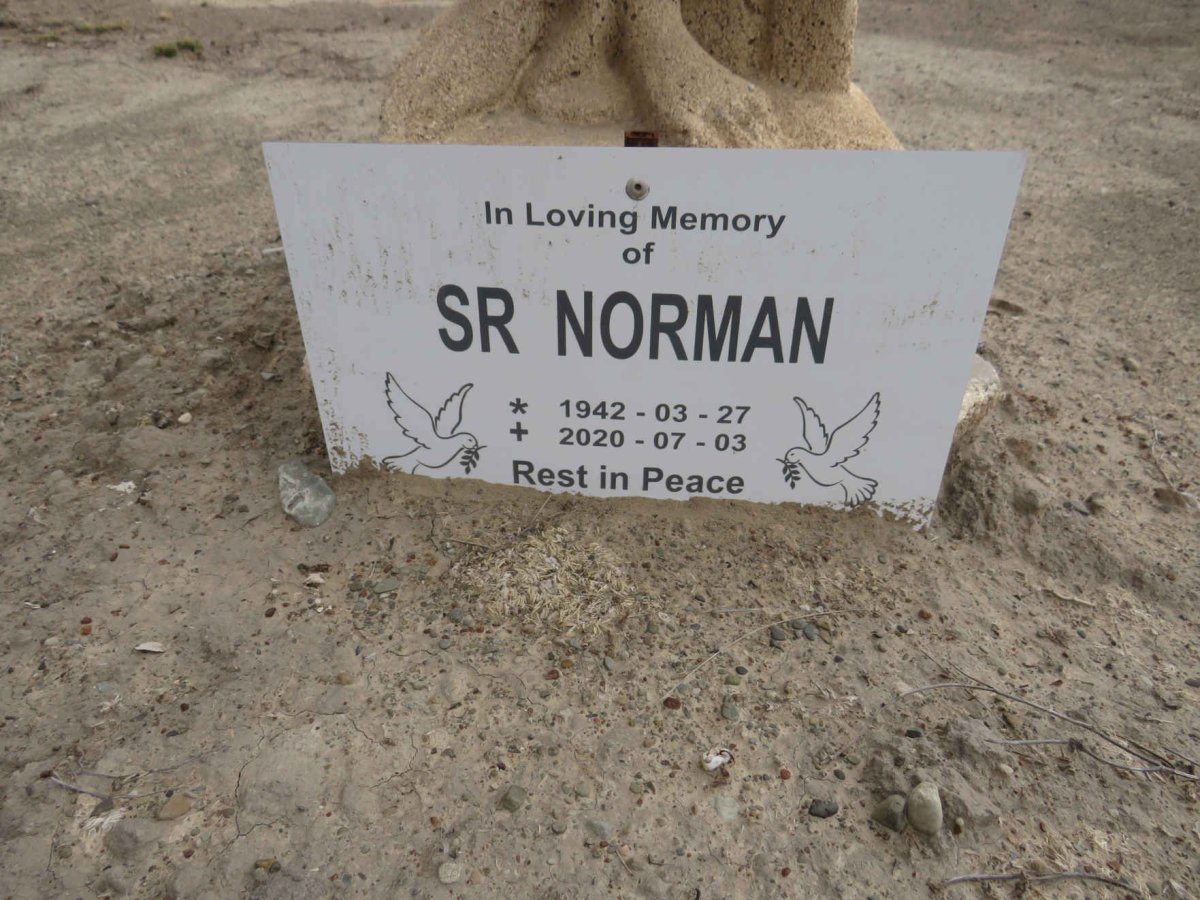NORMAN S.R. 1942-2020