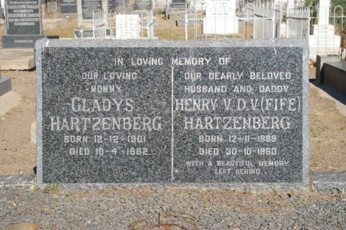 HARTZENBERG Henry V.D.V. 1889-1960 &amp; Gladys 1901-1982