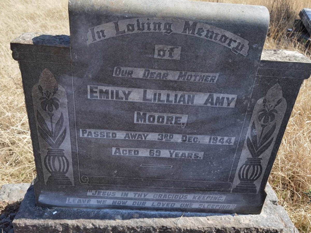 MOORE Emily Lillian Amy -1944