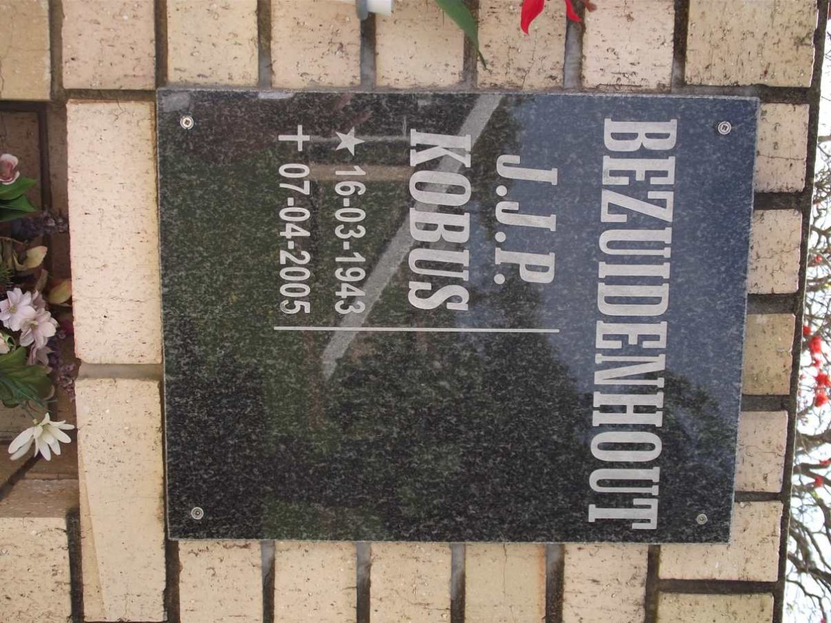BEZUIDENHOUT J.J.P. 1943-2005