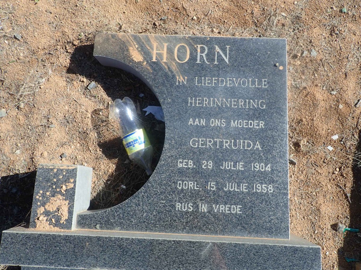 HORN Gertruida 1904-1958