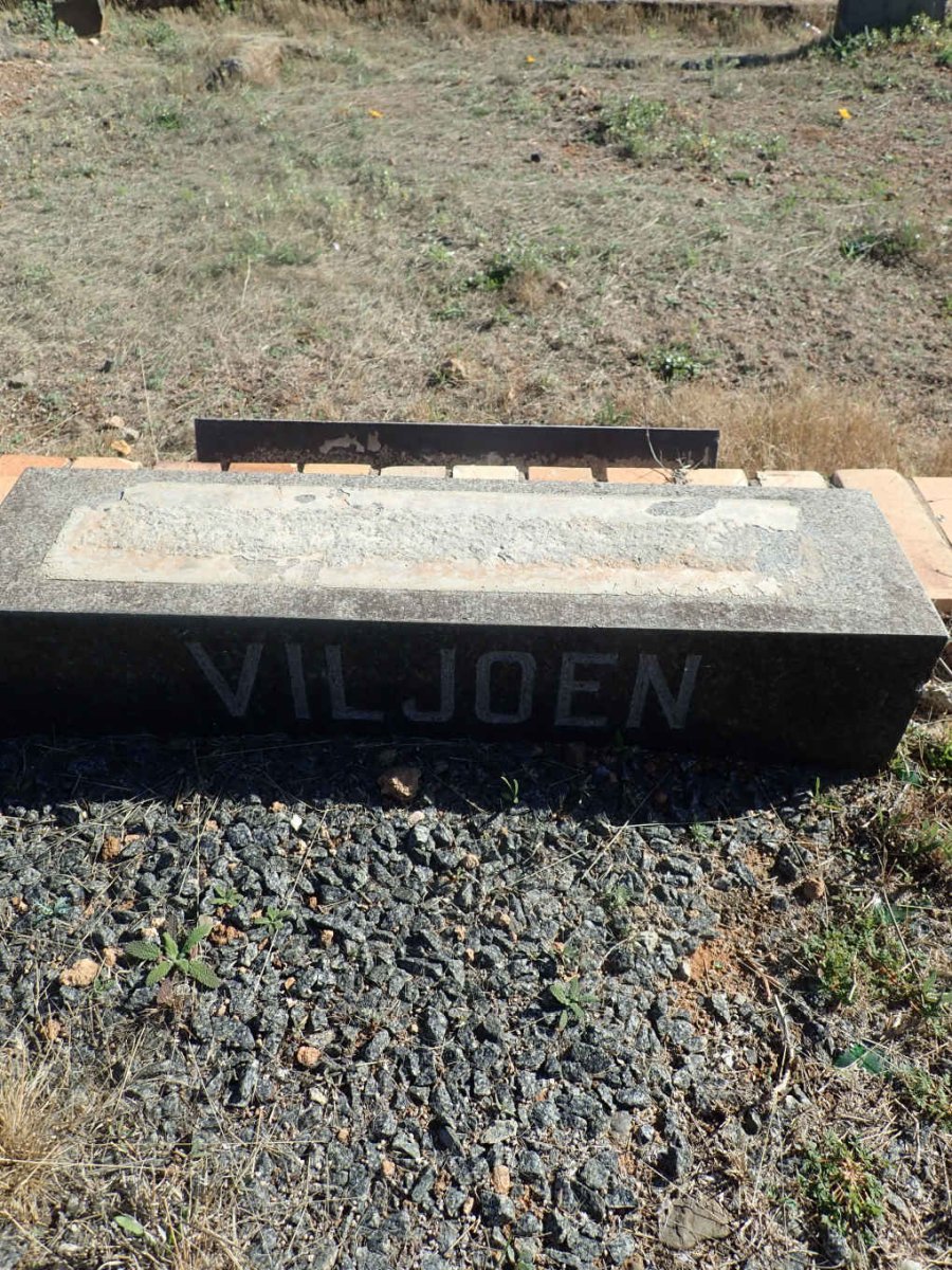 VILJOEN C.J. 1875-1968 &amp; P.J. DE BEER 1885-1947