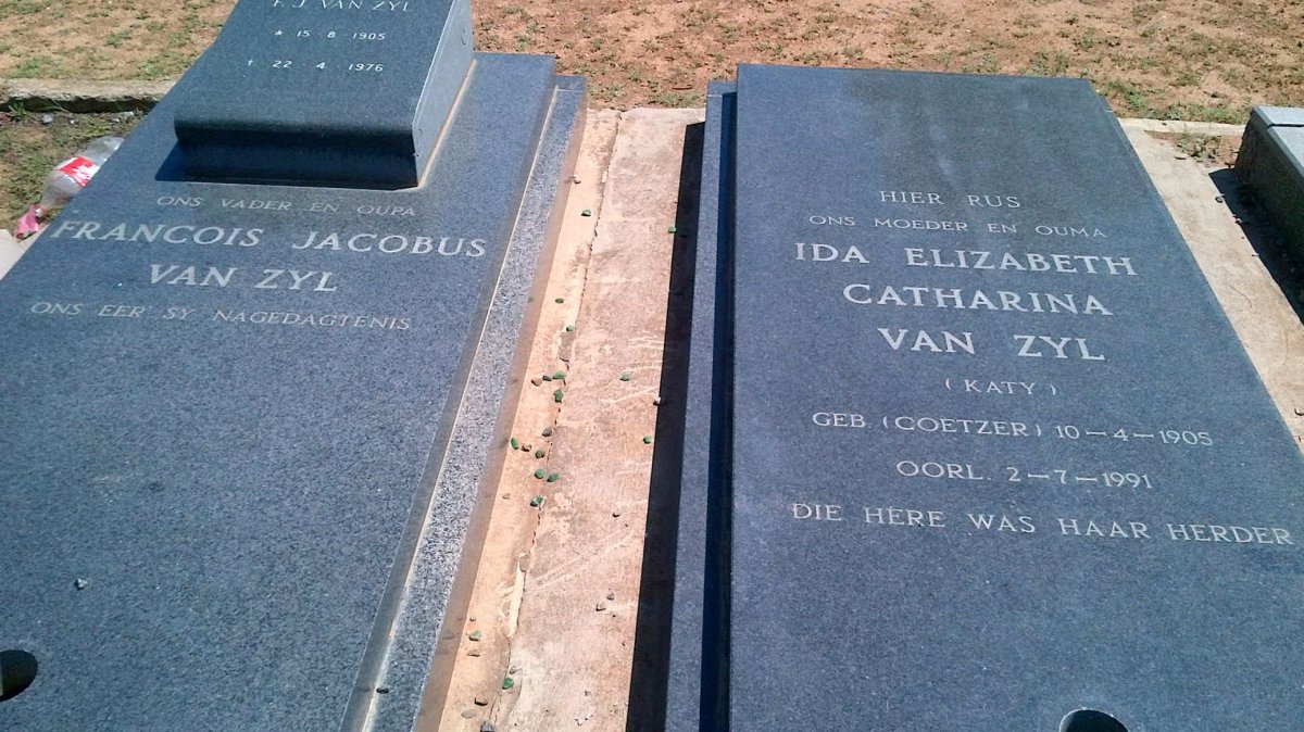 ZYL Francois Jacobus, van 1905-1976 &amp; Ida Elizabeth Catharina COETZER 1905-1991