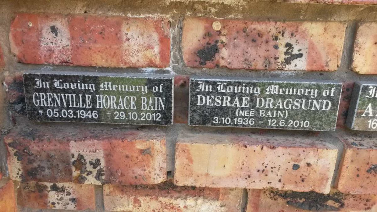 BAIN Grenville Horace 1946-2012 :: DRAGSUND Desrae nee BAIN 1936-2010