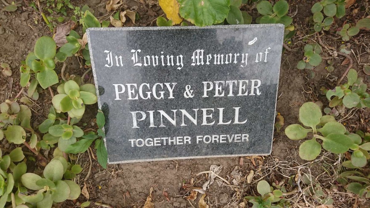 PINNELL Peter &amp; Peggy