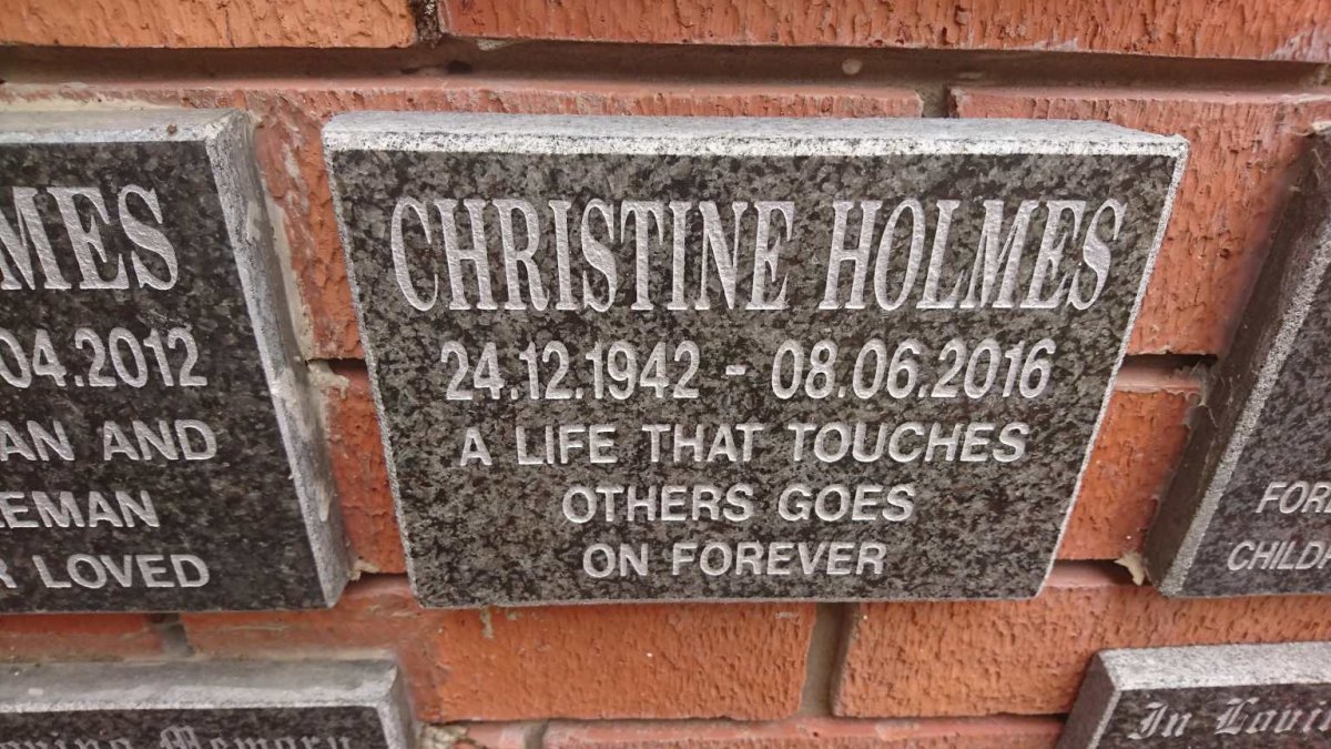 HOLMES Christine 1942-2016