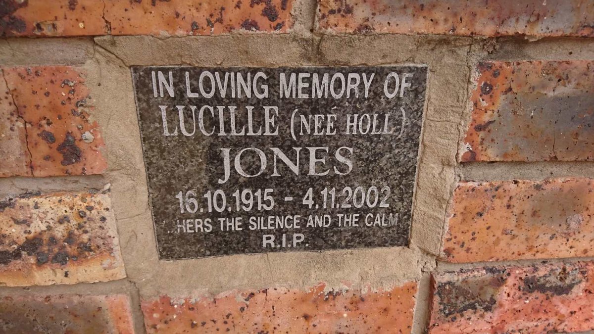 JONES Lucille nee HOLL 1915-2002