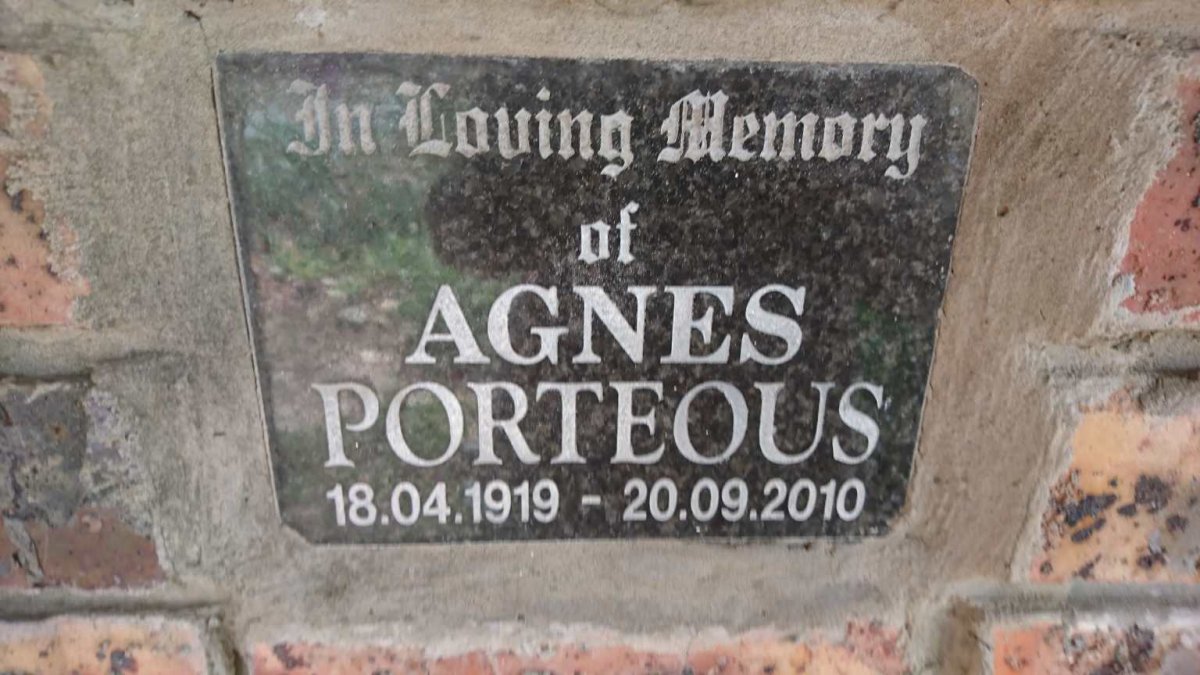 PORTEOUS Agnes 1919-2010