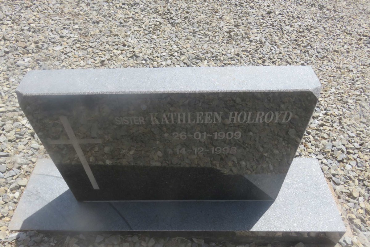 HOLROYD Kathleen 1909-1998