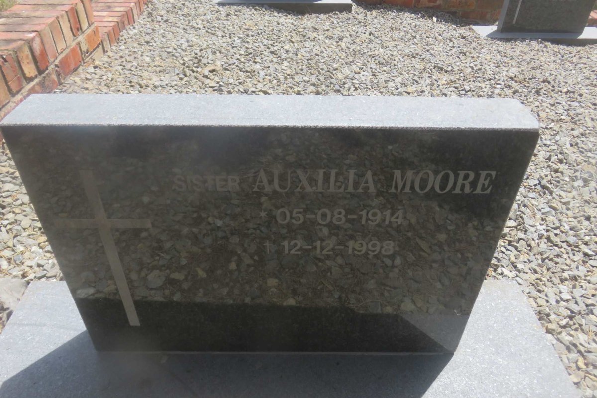 MOORE Auxilia 1914-1998