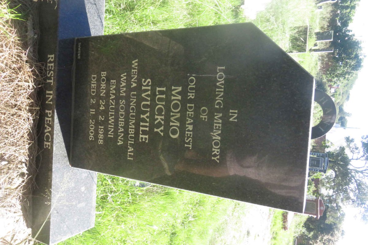 MOMO Lucky Sivuyile 1988-2006