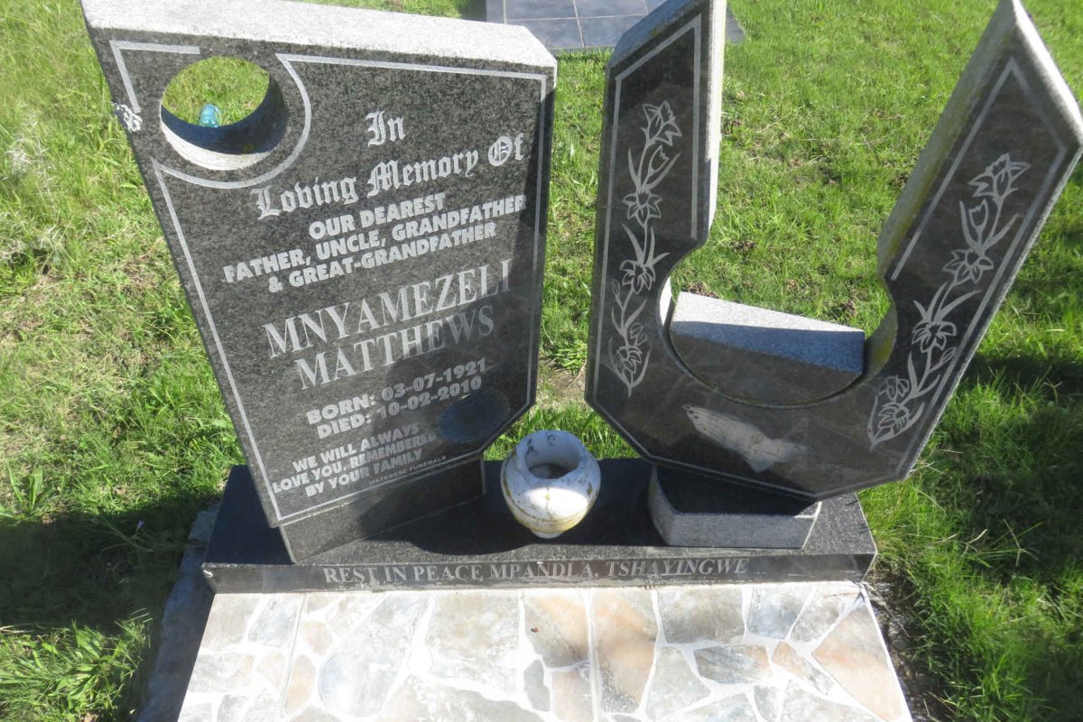 MATTHEWS Mnyamezeli 1921-2010