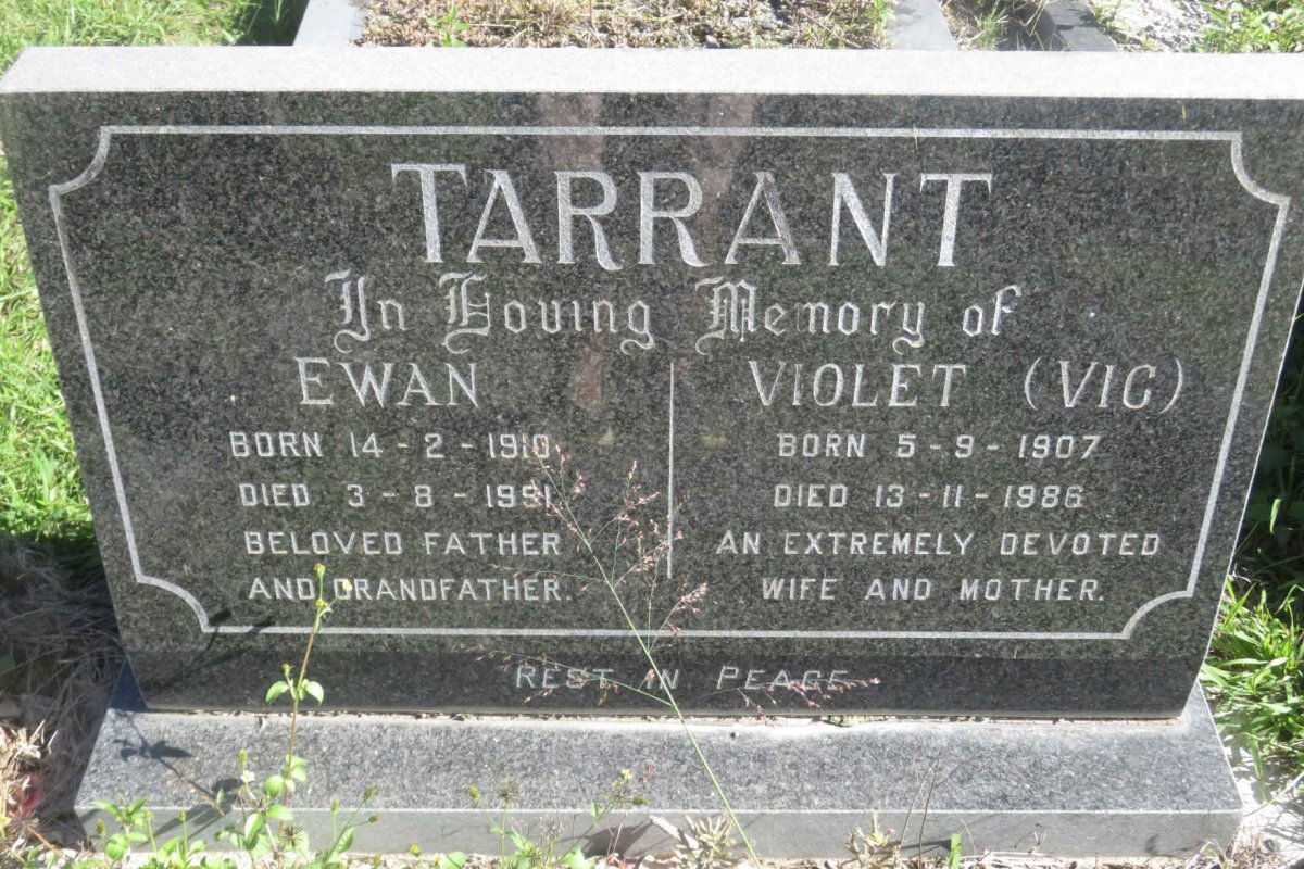 TARRANT Ewan 1910-1991 &amp; Violet 1907-1986