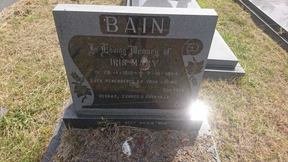 BAIN Iris Mary 1910-1984
