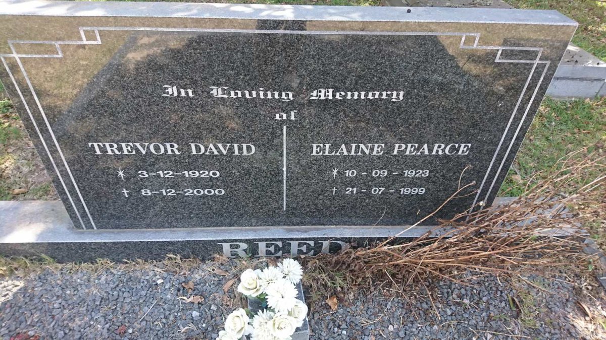 REED Trevor David 1920-2000 &amp; Elaine Pearce 1923-1999