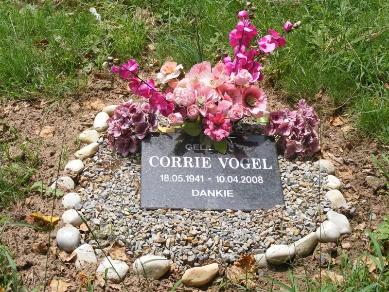 VOGEL Corrie 1941-2008