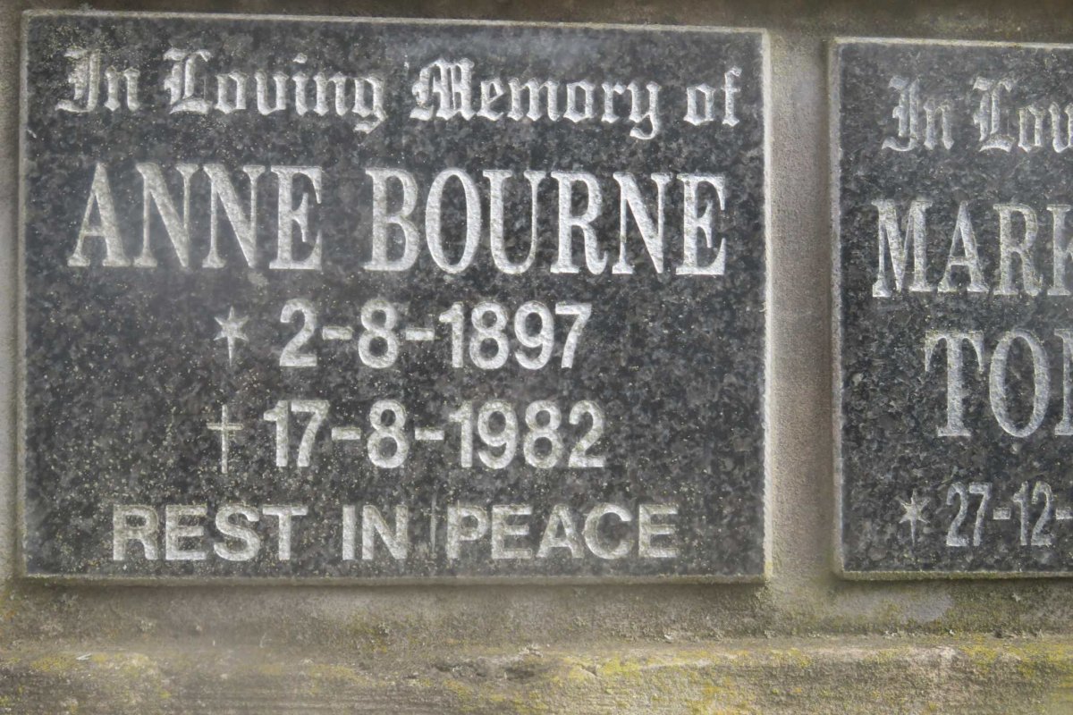 BOURNE Anne 1897-1982