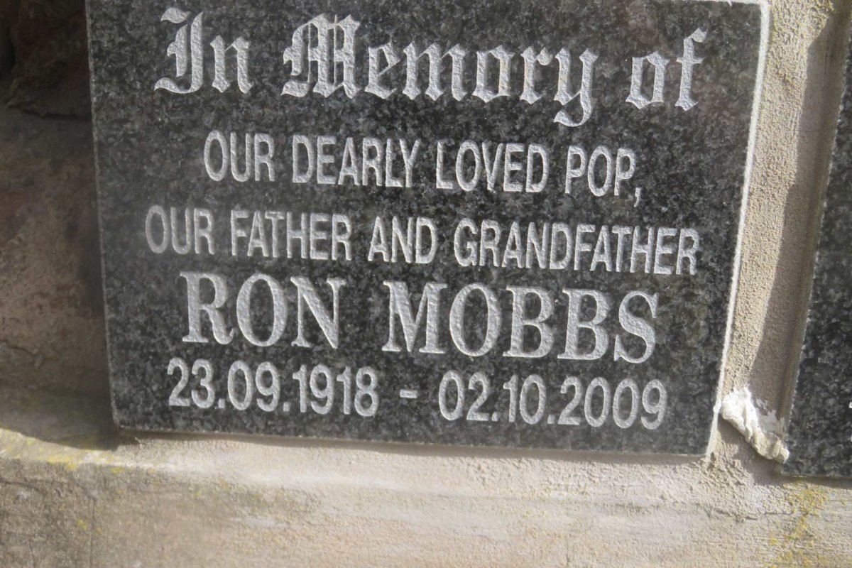 MOBBS Ron 1918-2009 