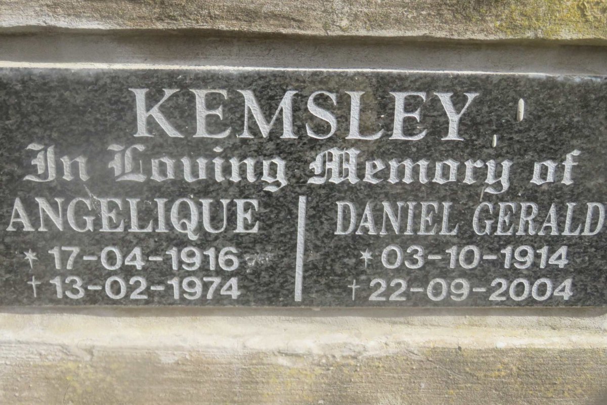 KEMSLEY Daniel Gerald 1914-2004 &amp; Angelique 1916-1974