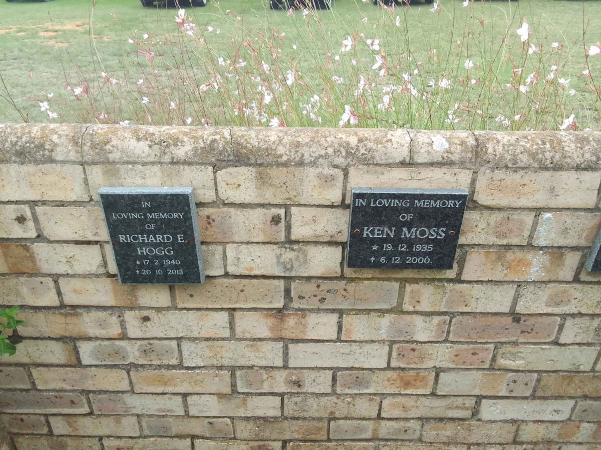 HOFF Richard E. 1940-2013 :: MOSS Ken 1935-2000