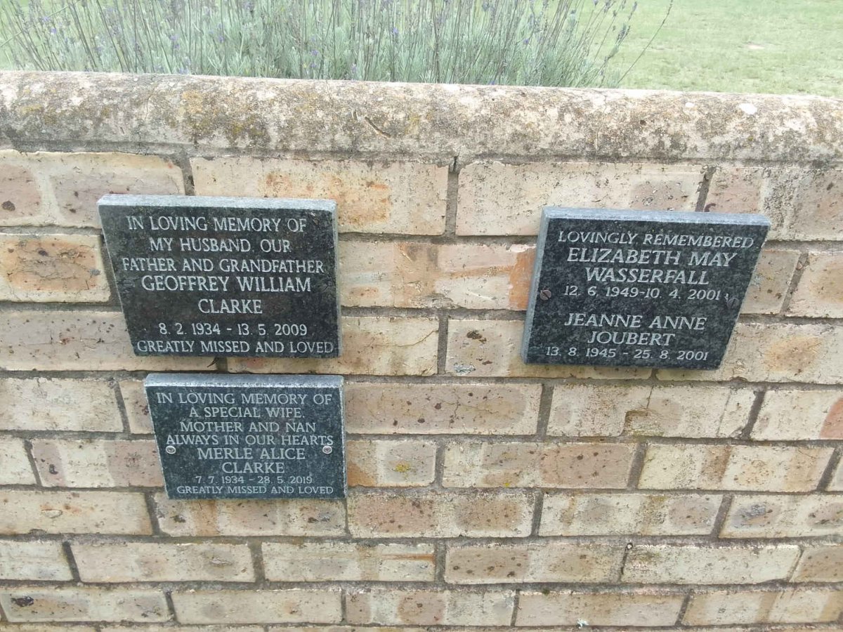 CLARKE Geoffrey William 1934-2009 :: CLARKE Merle Alice 1934-2019 :: JOUBERT Jeanne Anne 1945-2001