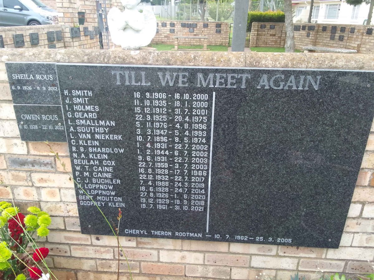 6. St David's Congregational Church Memorial Garden