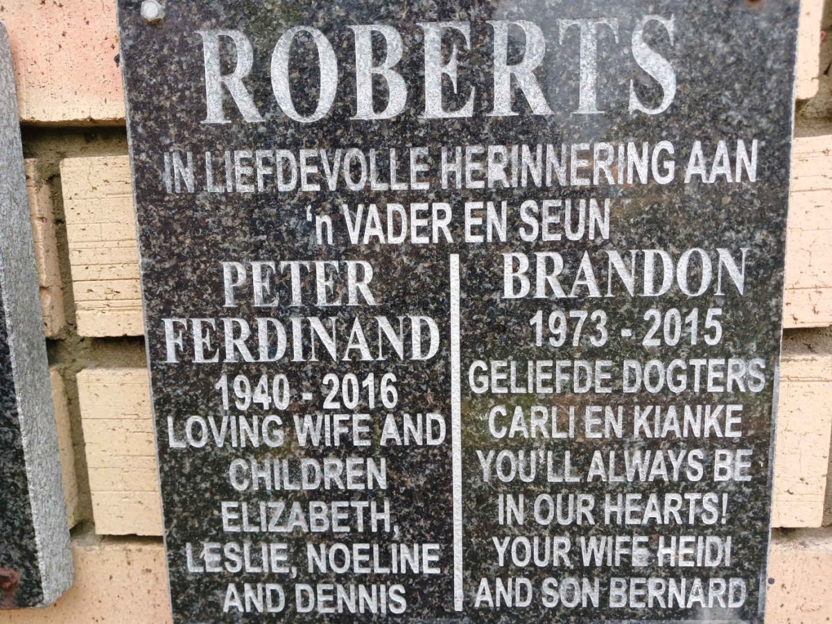 ROBERTS Peter Ferdinand 1940-2016 :: ROBERTS Brandon 1973-2015