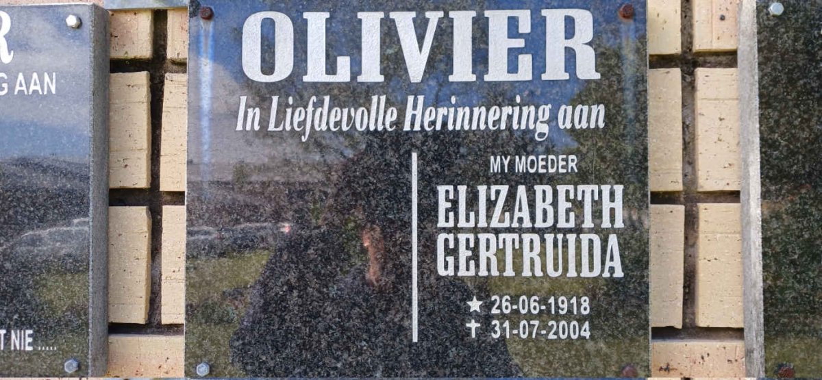 OLIVIER Elizabeth Gertruida 1918-2004