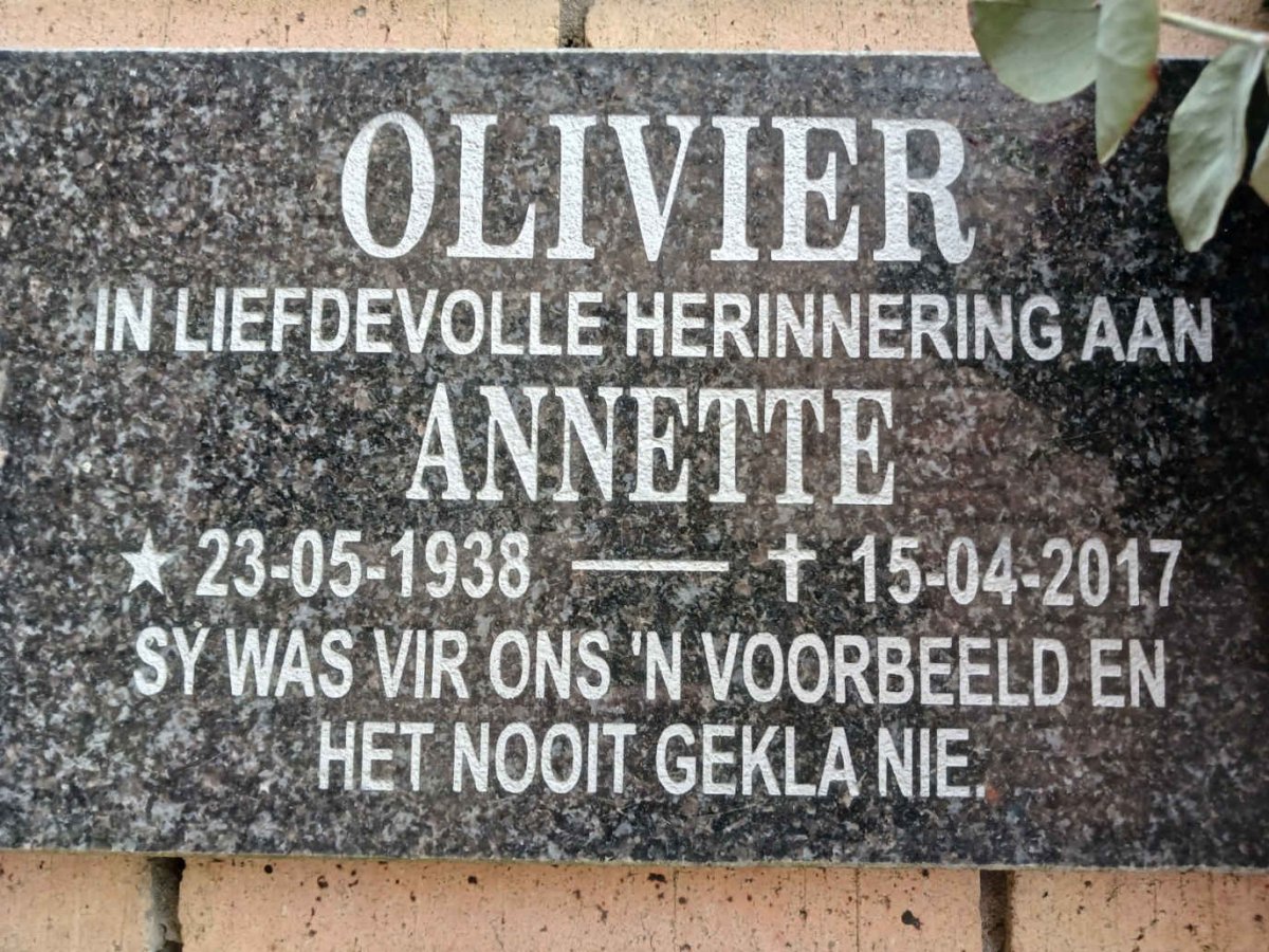 OLIVIER Annette 1938-2017