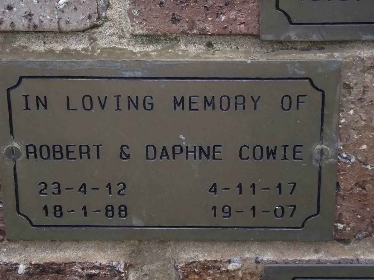 COWIE Robert 1912-1988 &amp; Daphne 1917-2007