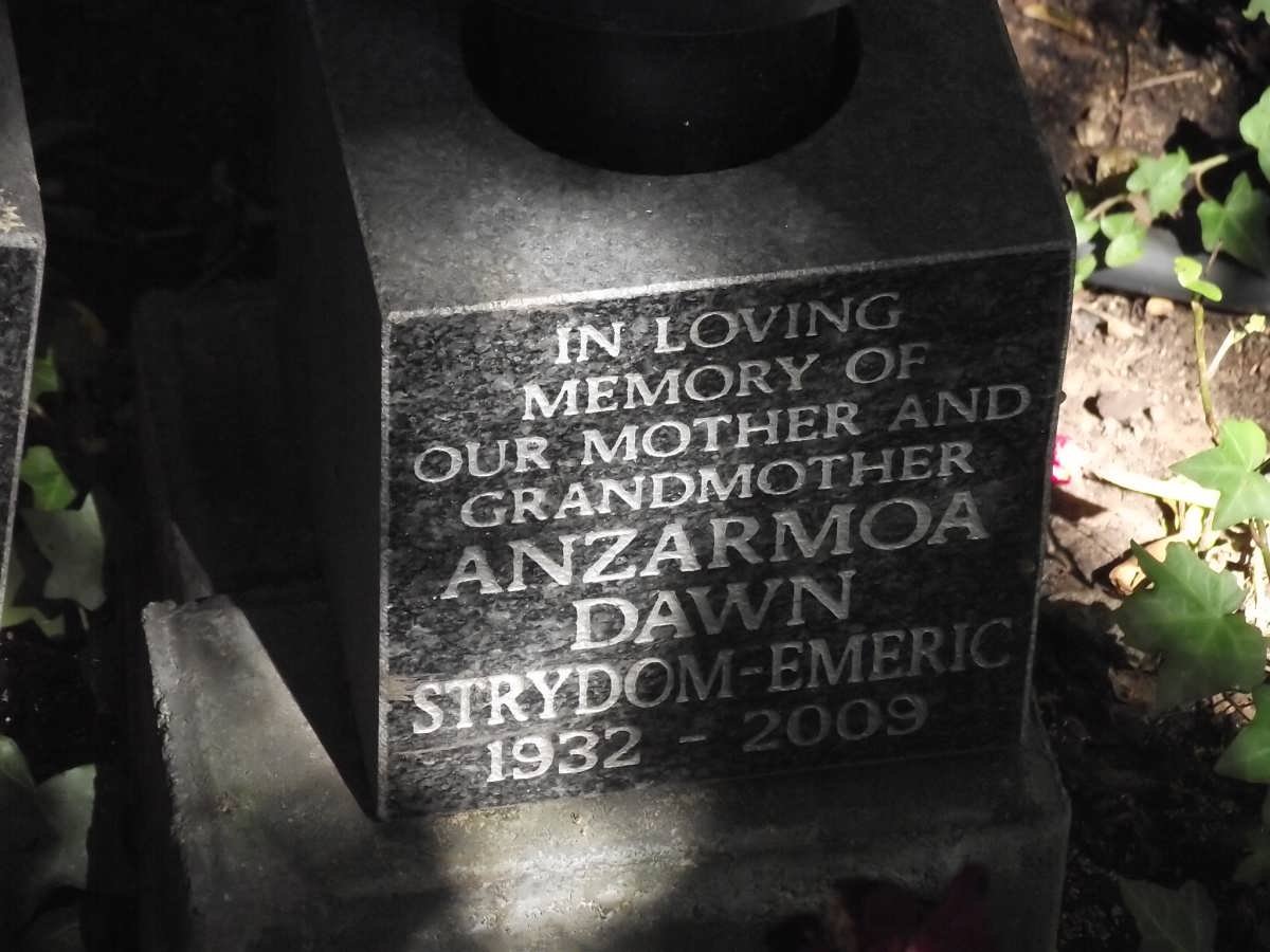 STRYDOM Anzarmoa Dawn nee EMERIC 1932-2009