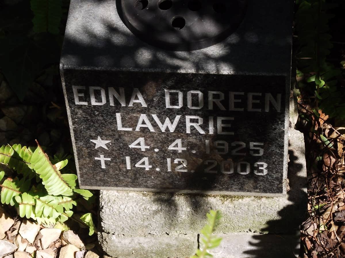 LAWRIE Edna Doreen 1925-2003