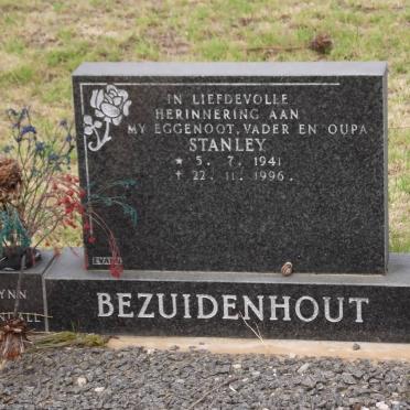 BEZUIDENHOUT Stanley 1941-1996