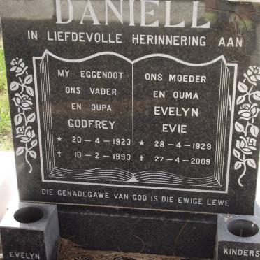 DANIELL Godfrey 1923-1993 &amp; Evelyn Evie 1929-2009