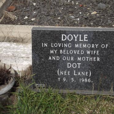 DOYLE Dot nee LANE -1986